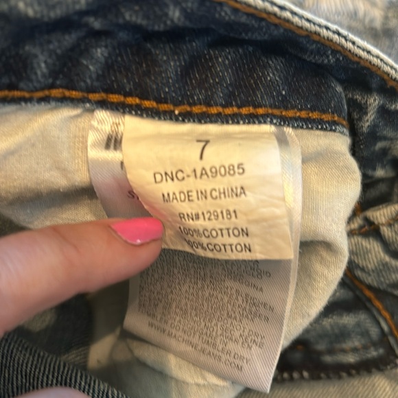 Machine Distressed Jeans NWT Size 29 - Picture 10 of 13